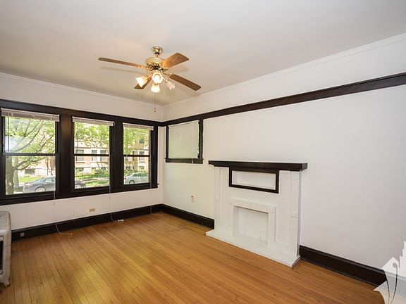 4th image of 1448 W Cornelia Ave #102R