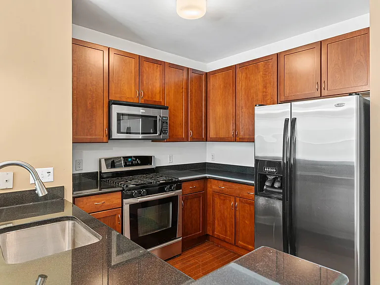 200 W Elm St #1231 — Photo 7