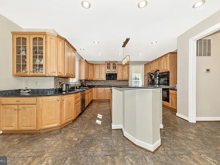 17010 Bivens Ln — Photo 6