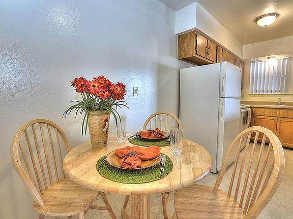 4th image of 112 Cardenas Dr NE
