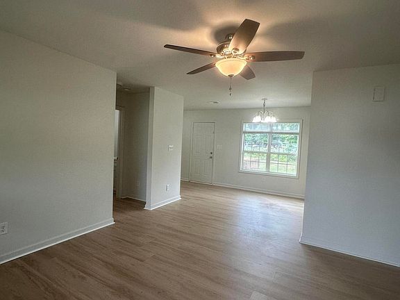 3rd image of 903 Northwood Dr