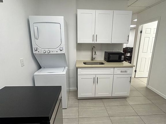 4th image of 47 W 37th St Floor 4
