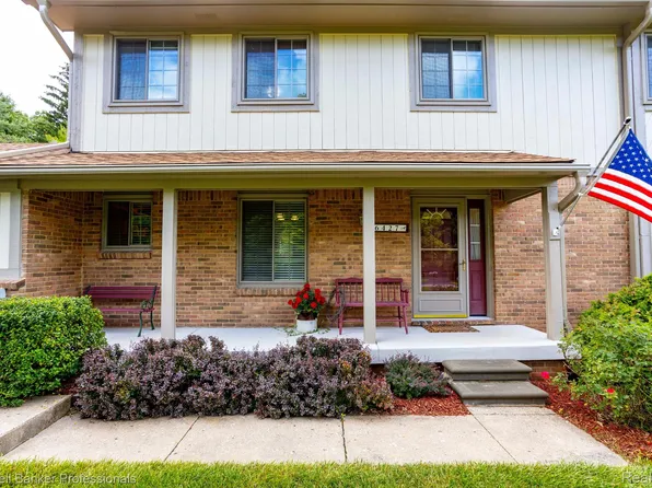 6427 Sundance Trl, Brighton, MI 48116