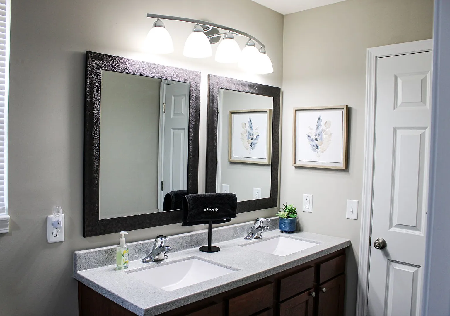 Brand New Home Walking distance to Spooky Nook — Photo 2