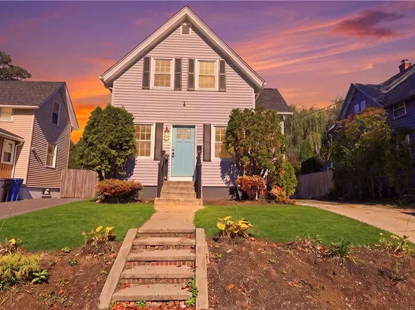 39 Marion Ave S, Cranston, RI 02905