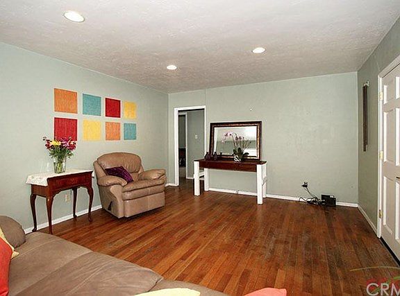 2nd image of 851 Mission St