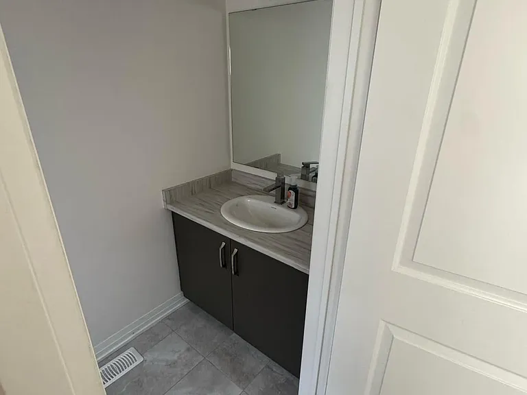 42 Ambereen Pl E — Photo 9