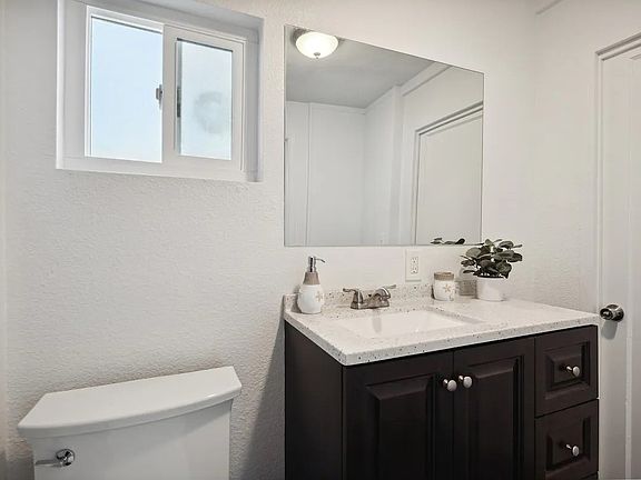 3rd image of 2140 Reed Ave