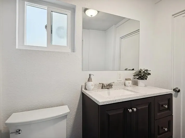 2140 Reed Ave — Photo 3