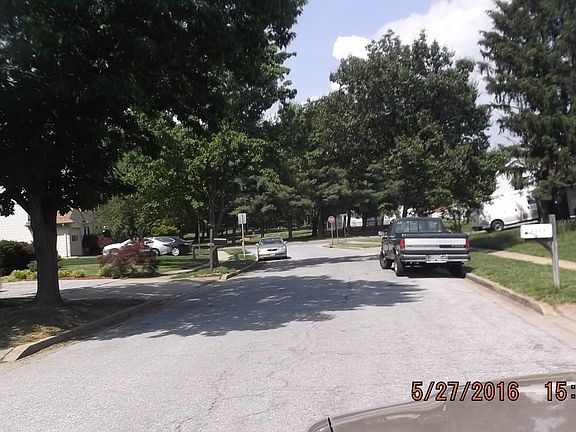 Exterior Neighborhood (street photo)