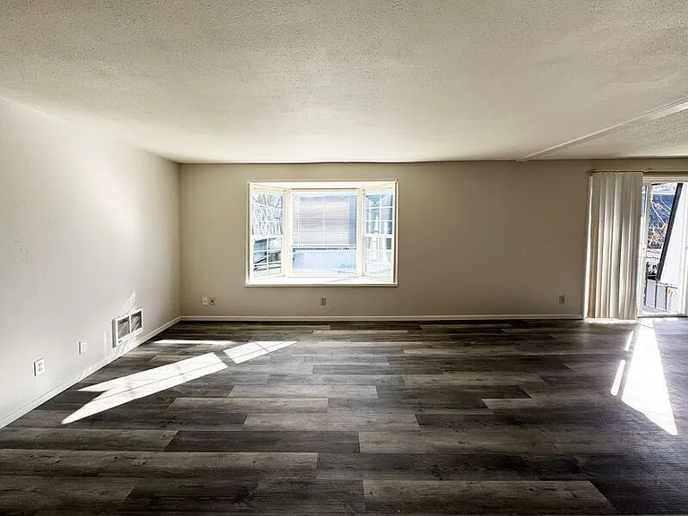 1103C W 6th Ave — Photo 6