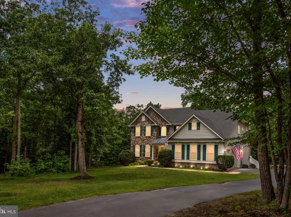 564 Gentle Breeze Cir, Fredericksburg, VA 22406