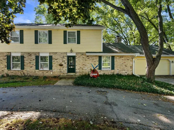 8021 West Evergreen ROAD, Mequon, WI 53097