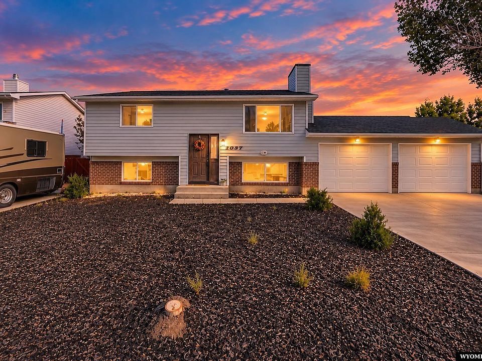 1st image of 1037 Maple Way