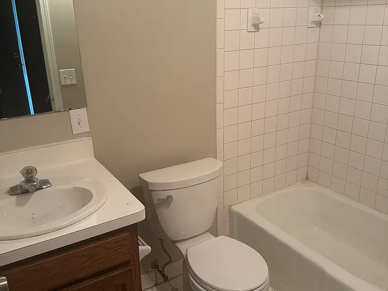 275 S Plymouth Ave #10 — Photo 6
