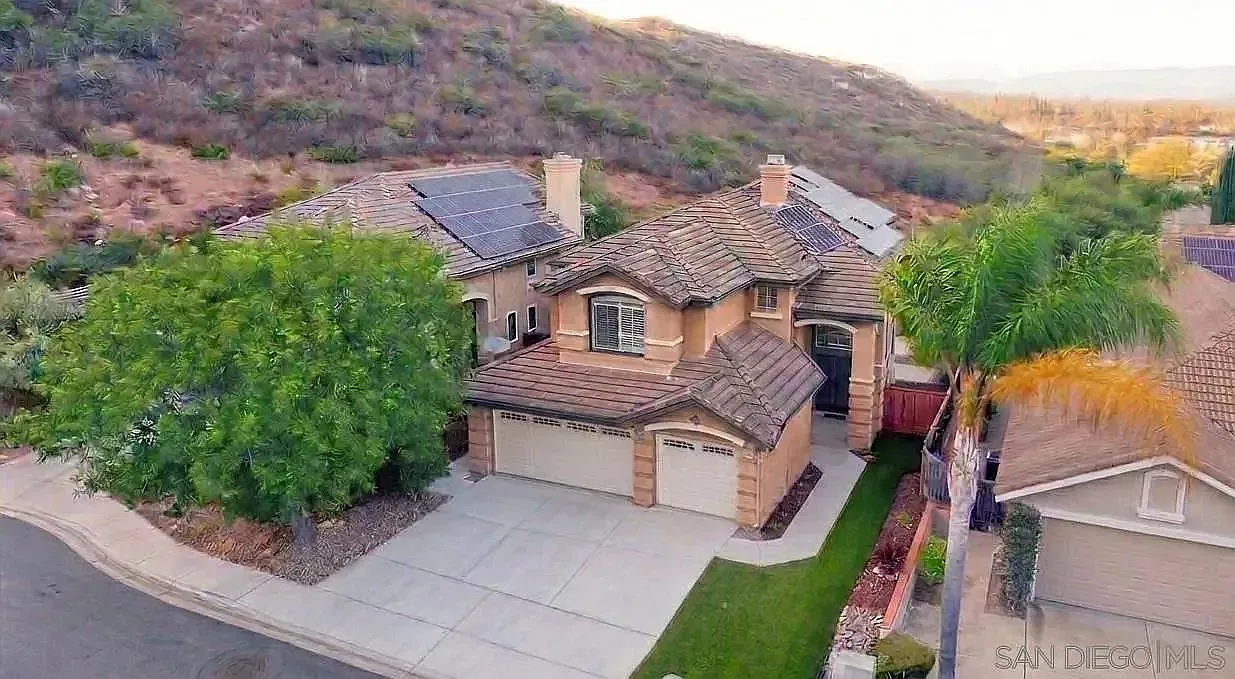 4 bed, 1988 sqft, $4,900 — Photo 1