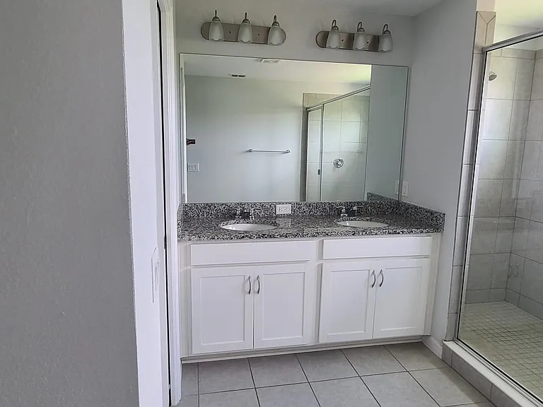 137 Aberdeen St — Photo 16