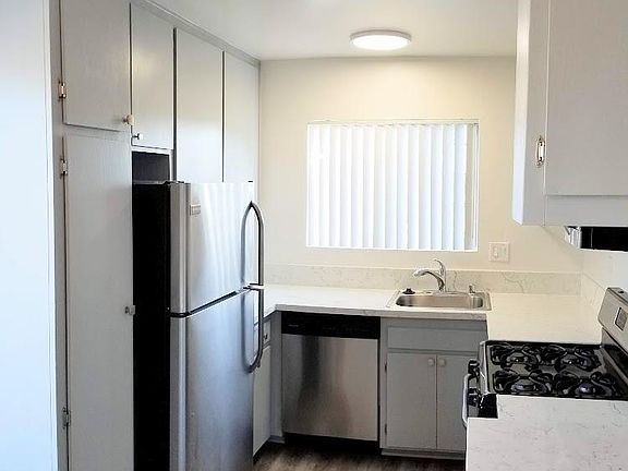 2nd image of 4246 Swift Ave APT 4