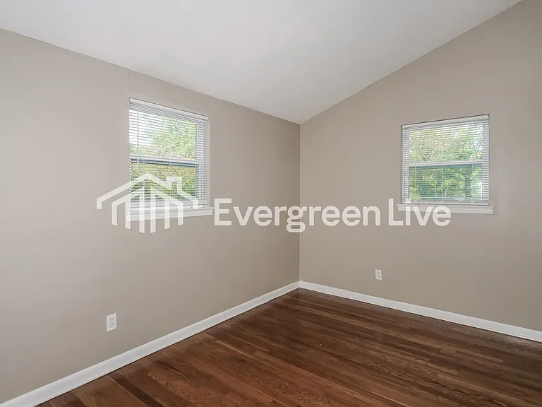 5112 Christopher Ave — Photo 11