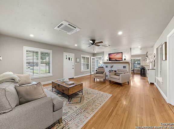 5th image of 2511 Blossom Dr