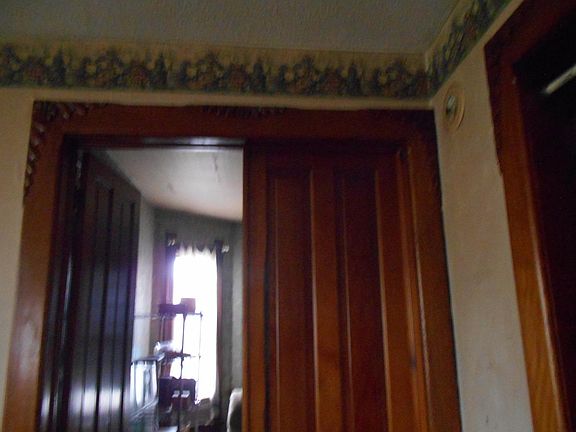 3rd image of 213 E Lincoln Ave
