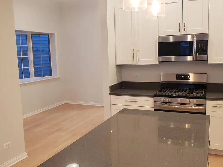 1614 N Sedgwick St #1 — Photo 3