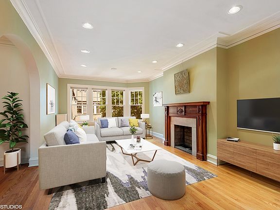 2nd image of 670 Hinman Ave APT 3D