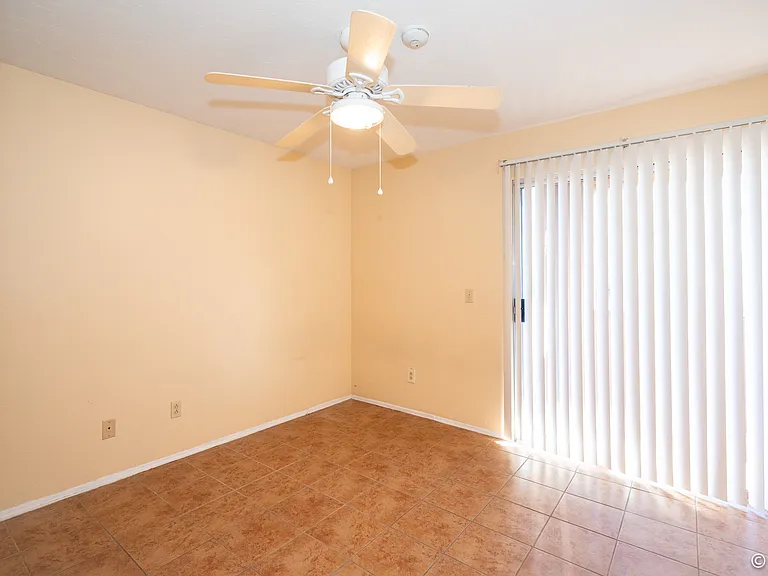 1810 E Blacklidge Dr #316 — Photo 3