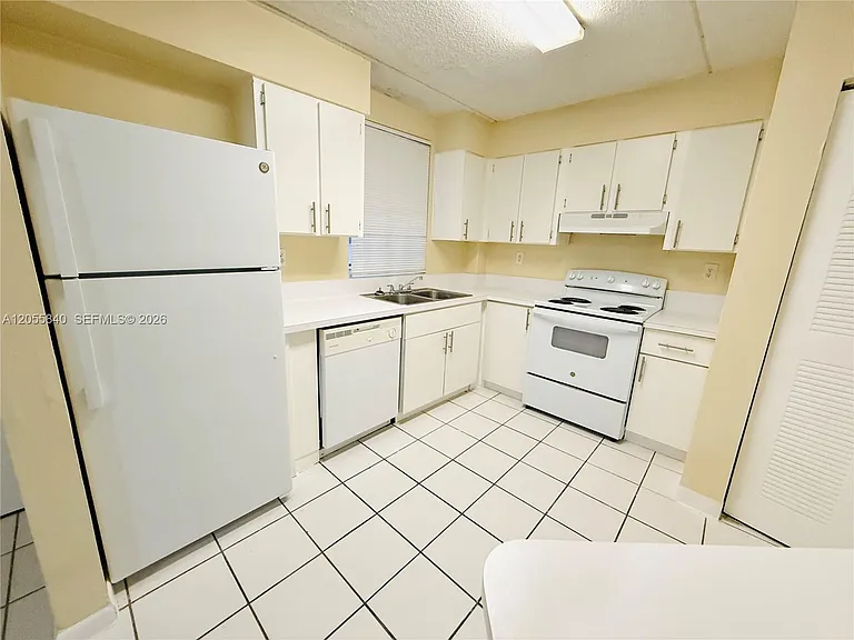 6175 NW 186th St #104 — Photo 7