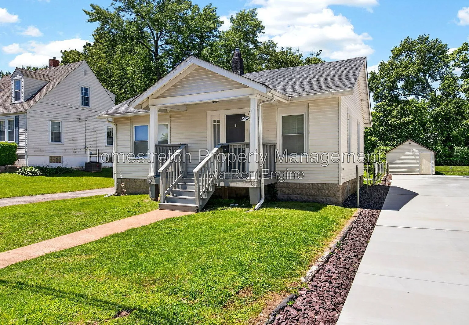 2 bed, 1.0 bath, 775 sqft, $1,295 — Photo 2