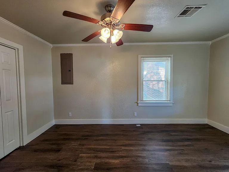 1002 Overland Ct — Photo 5