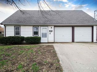 504 Richard St, Henry, IL 61537