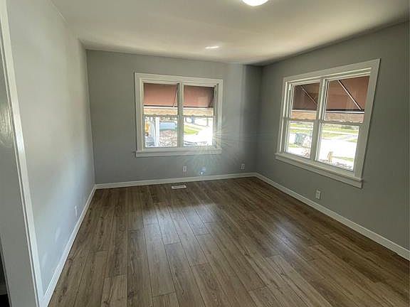 5th image of 2628 Alexis Rd