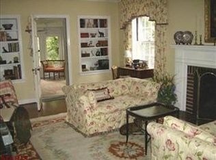 6 Enfield Rd, Saint Louis, MO 63132