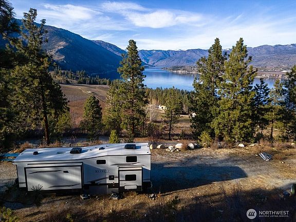 5th image of 990 Upper Ridge Road