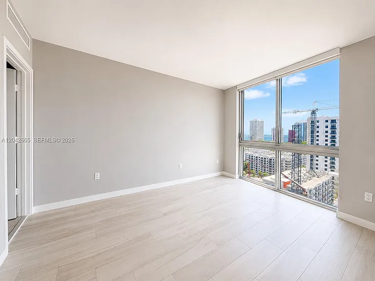 1010 SW 2nd Ave #1809 — Photo 7
