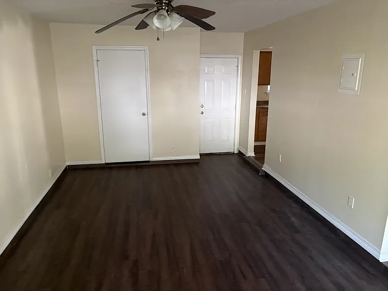 11514 Harris Dr — Photo 4