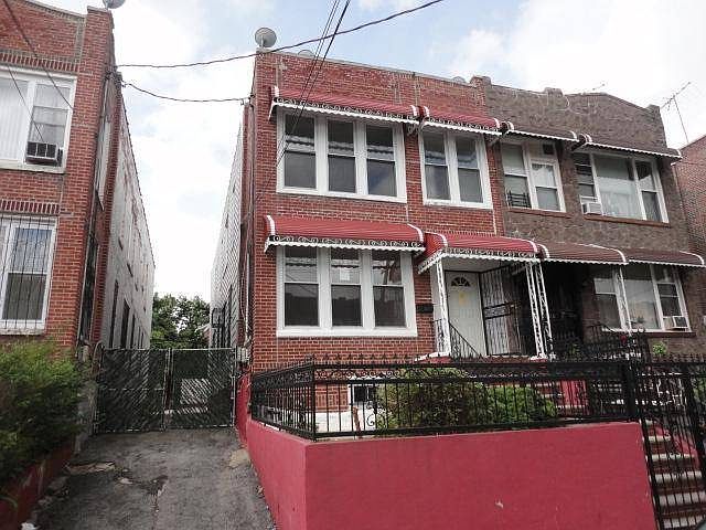 1st image of 928 E 223rd St