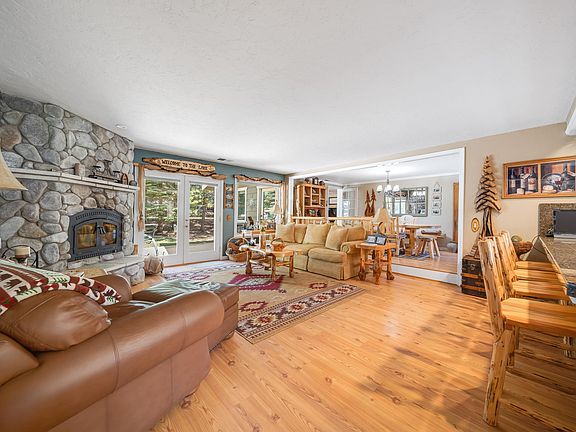 5th image of 1047 Peninsula Dr