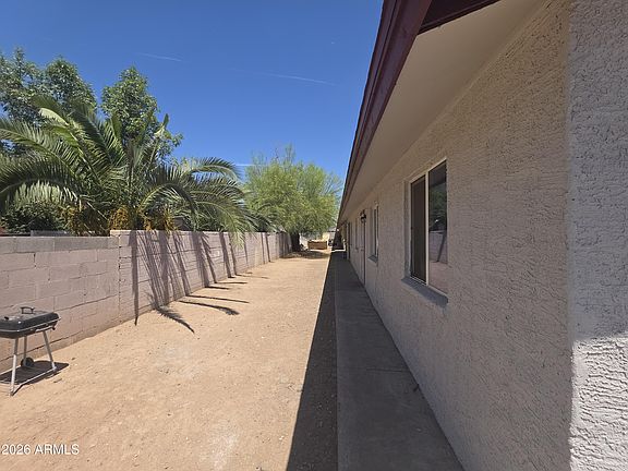 3rd image of 1001 N 32ND Avenue