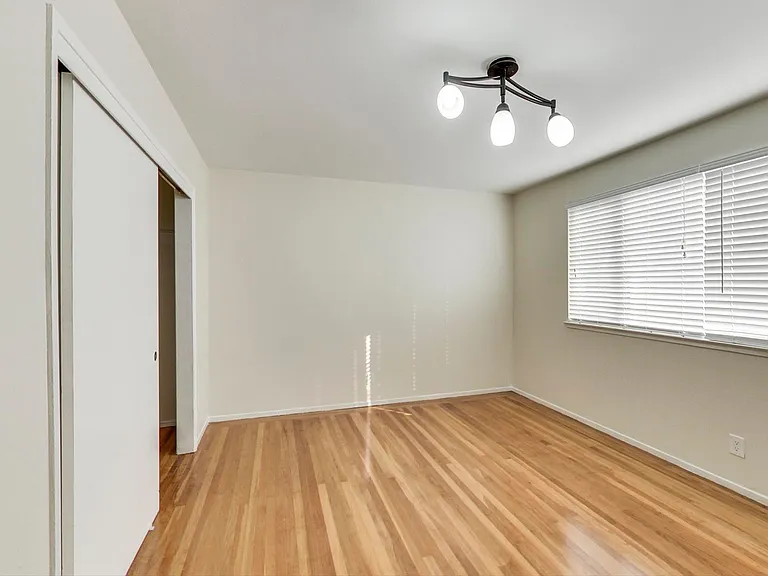 1220 Hayes St #5 — Photo 9