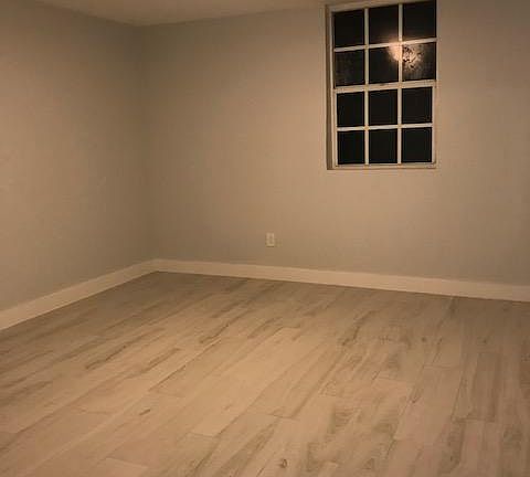 5th image of 1754 Meridian Ave APT 203