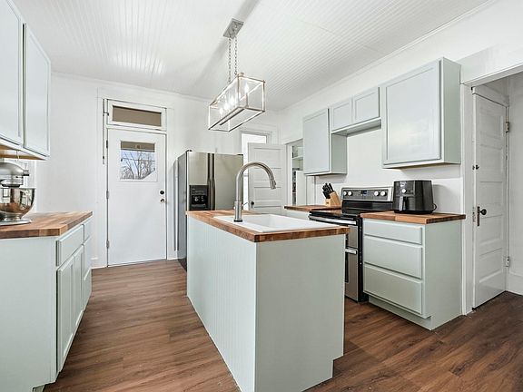 5th image of 1901 Emma Ave