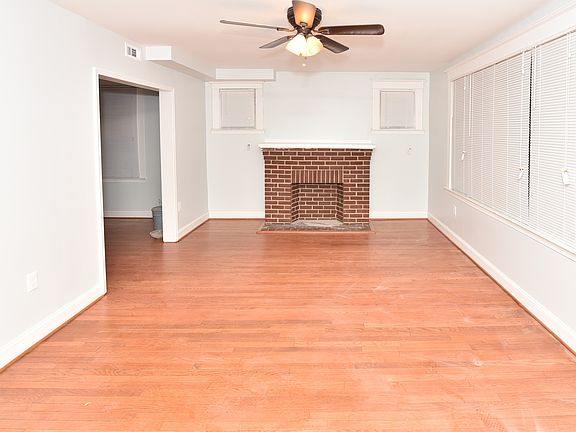 Spacious living room