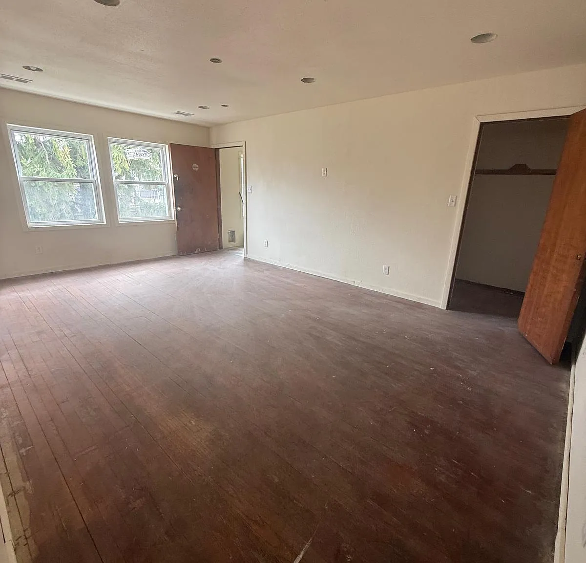 3042 North Palmer Street - 8 — Photo 3