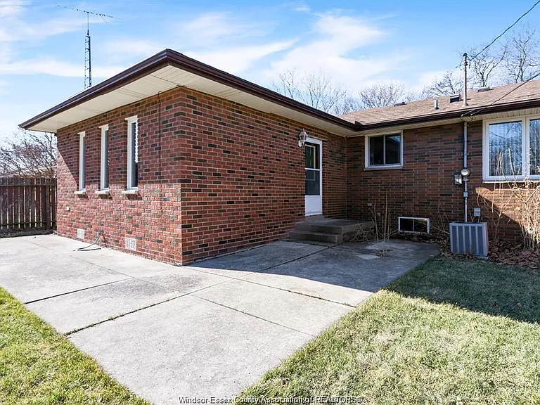 1550 Roxborough Blvd #LOWER — Photo 12