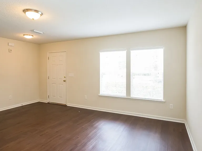 150 Bedstone Dr — Photo 2