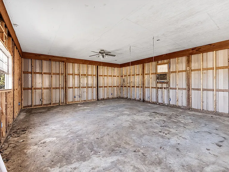 2607 Lonnie Ln — Photo 39