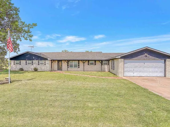 7405 SW Lake Unity Dr, Lawton, OK 73505