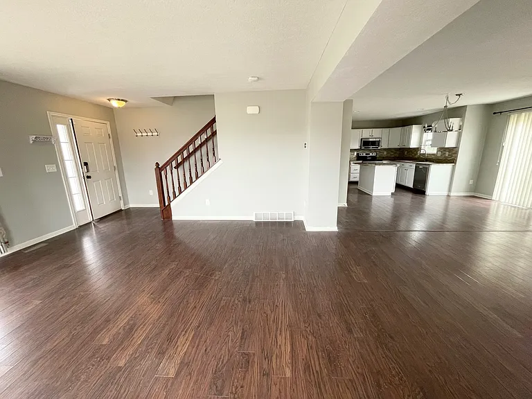 1670 Primrose Ave — Photo 6